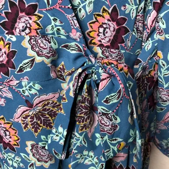 Torrid Midnight floral blue purple wrap front tunic top size 4 or 4X NWT - Picture 9 of 16